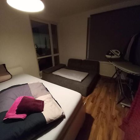 Tolle Private 2-Zimmer Wohnung Im Szene Bezirk Berlin-Friedrichshain Kültér fotó