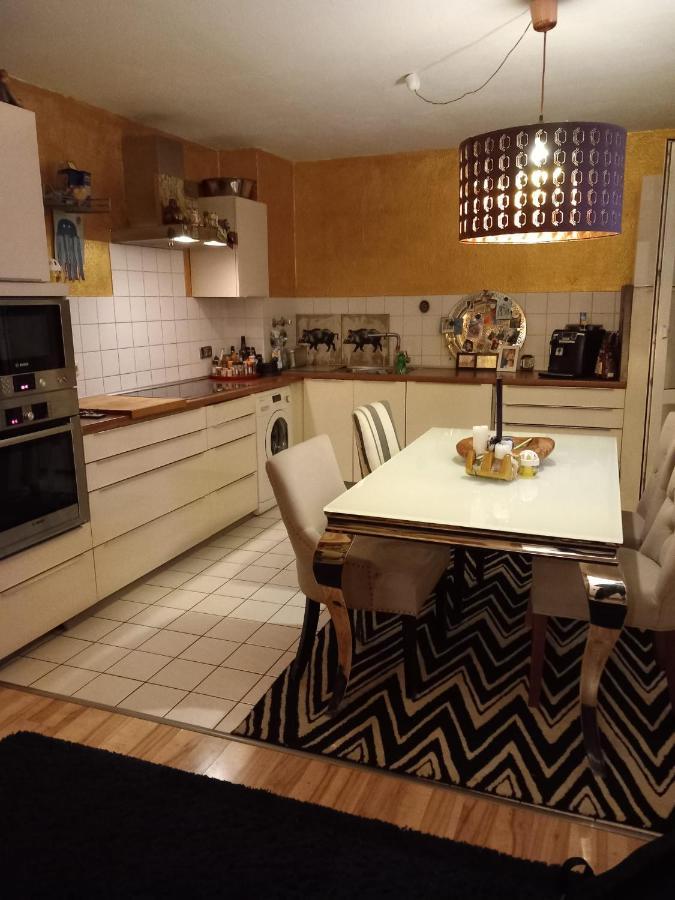 Tolle Private 2-Zimmer Wohnung Im Szene Bezirk Berlin-Friedrichshain Kültér fotó