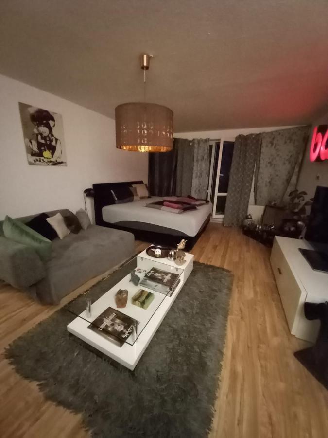 Tolle Private 2-Zimmer Wohnung Im Szene Bezirk Berlin-Friedrichshain Kültér fotó