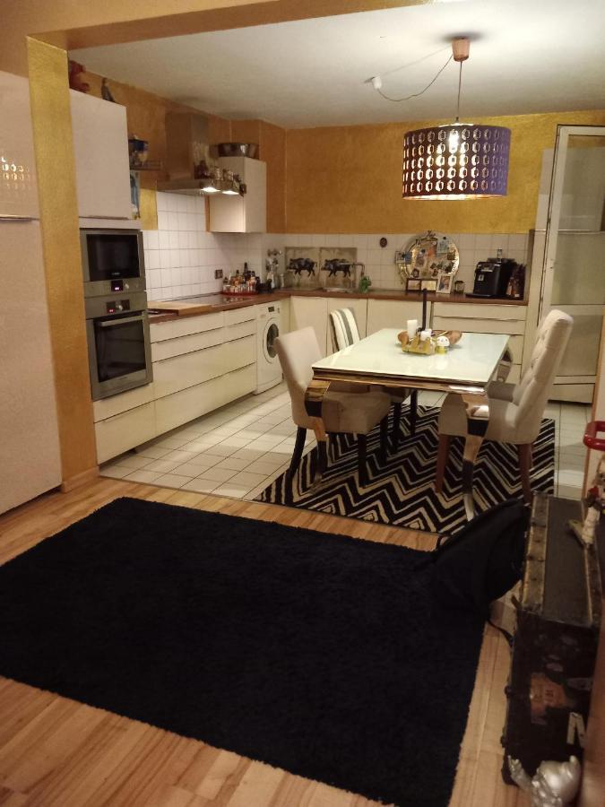 Tolle Private 2-Zimmer Wohnung Im Szene Bezirk Berlin-Friedrichshain Kültér fotó